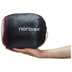 Nordisk Oscar -2 Curve - Synthetic Sleeping Bag -Outdoor Equipment Shop nordisk oscar 2 curve synthetic sleeping bag detail 3